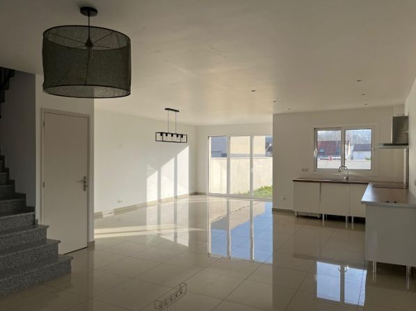 Location Maison  6 pi�ces - 156m� 95360 Montmagny