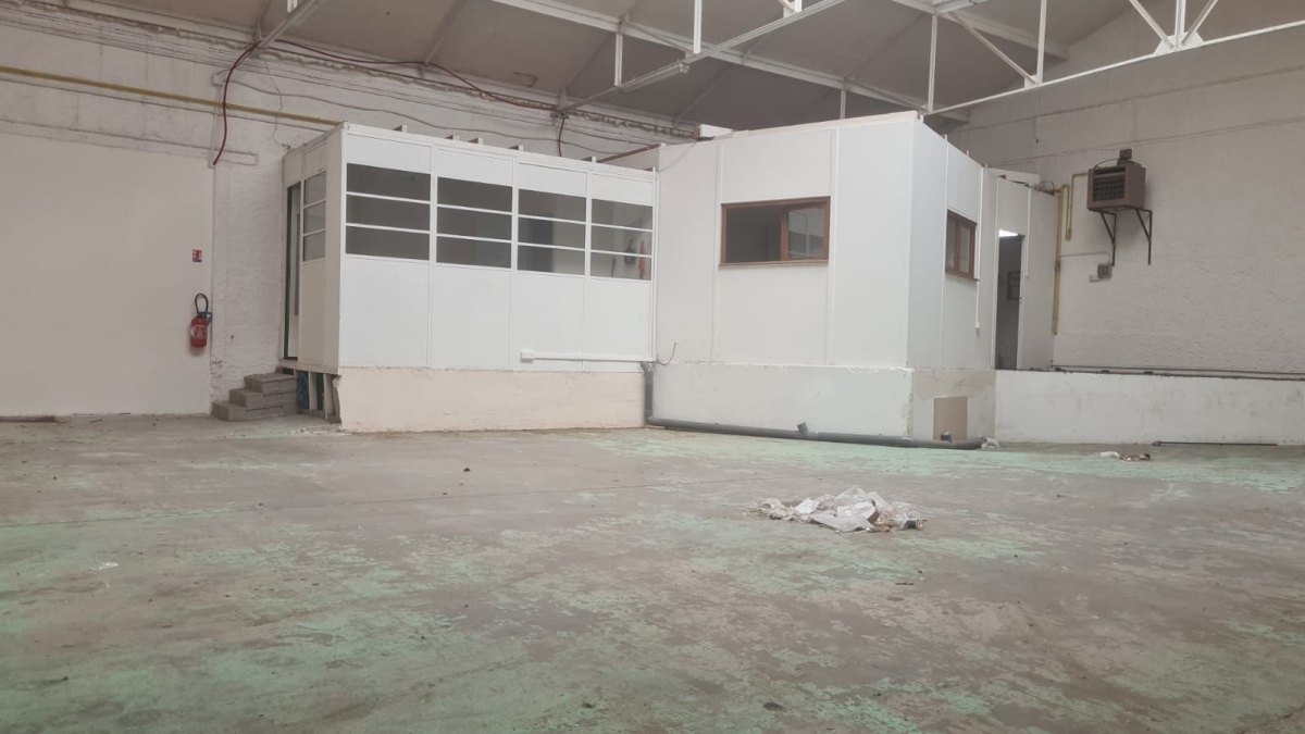 Location Local commercial  - 210m 95100 Argenteuil