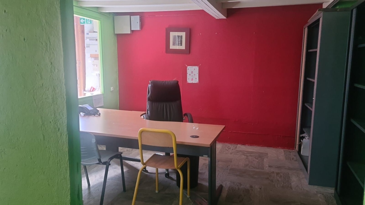 Location Local commercial  - 210m 95100 Argenteuil