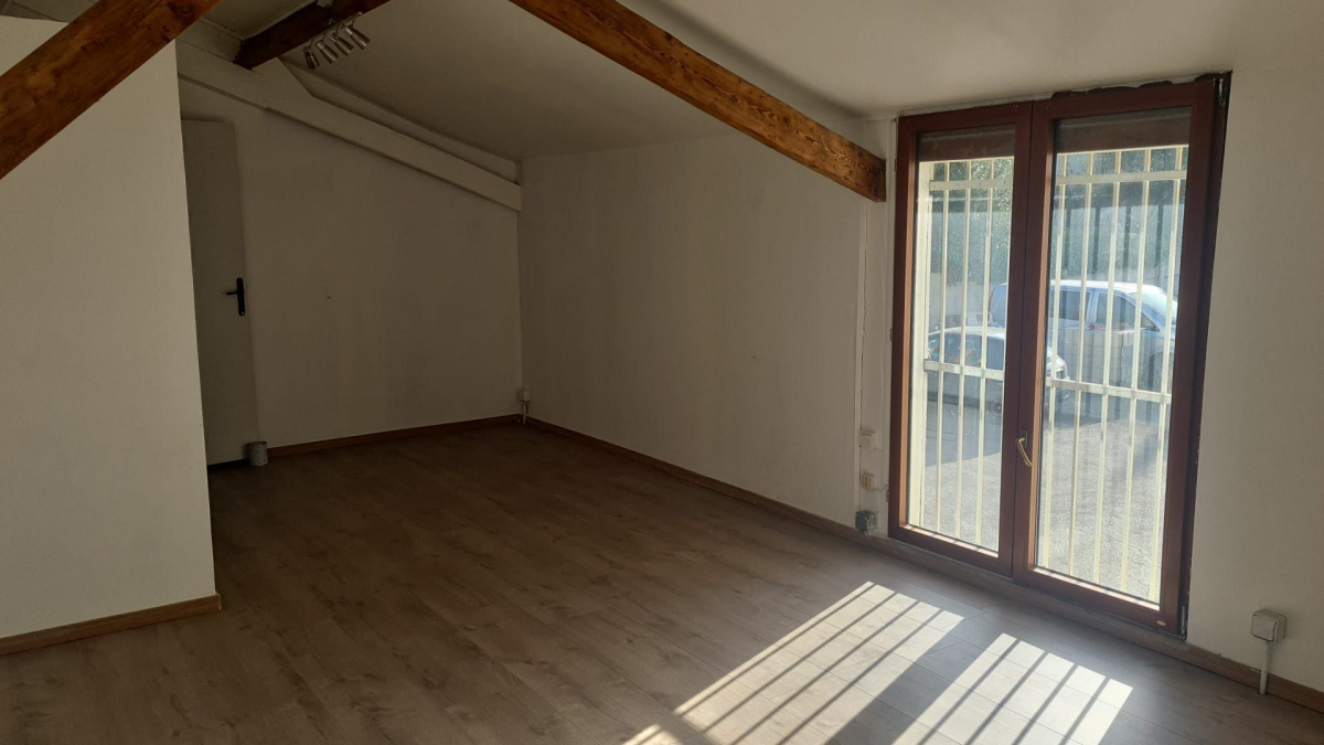 Location Bureau  1 pi�ce (studio) - 70m� 95100 Argenteuil