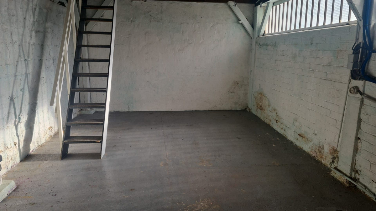 Location Bureau  1 pi�ce (studio) - 70m� 95100 Argenteuil