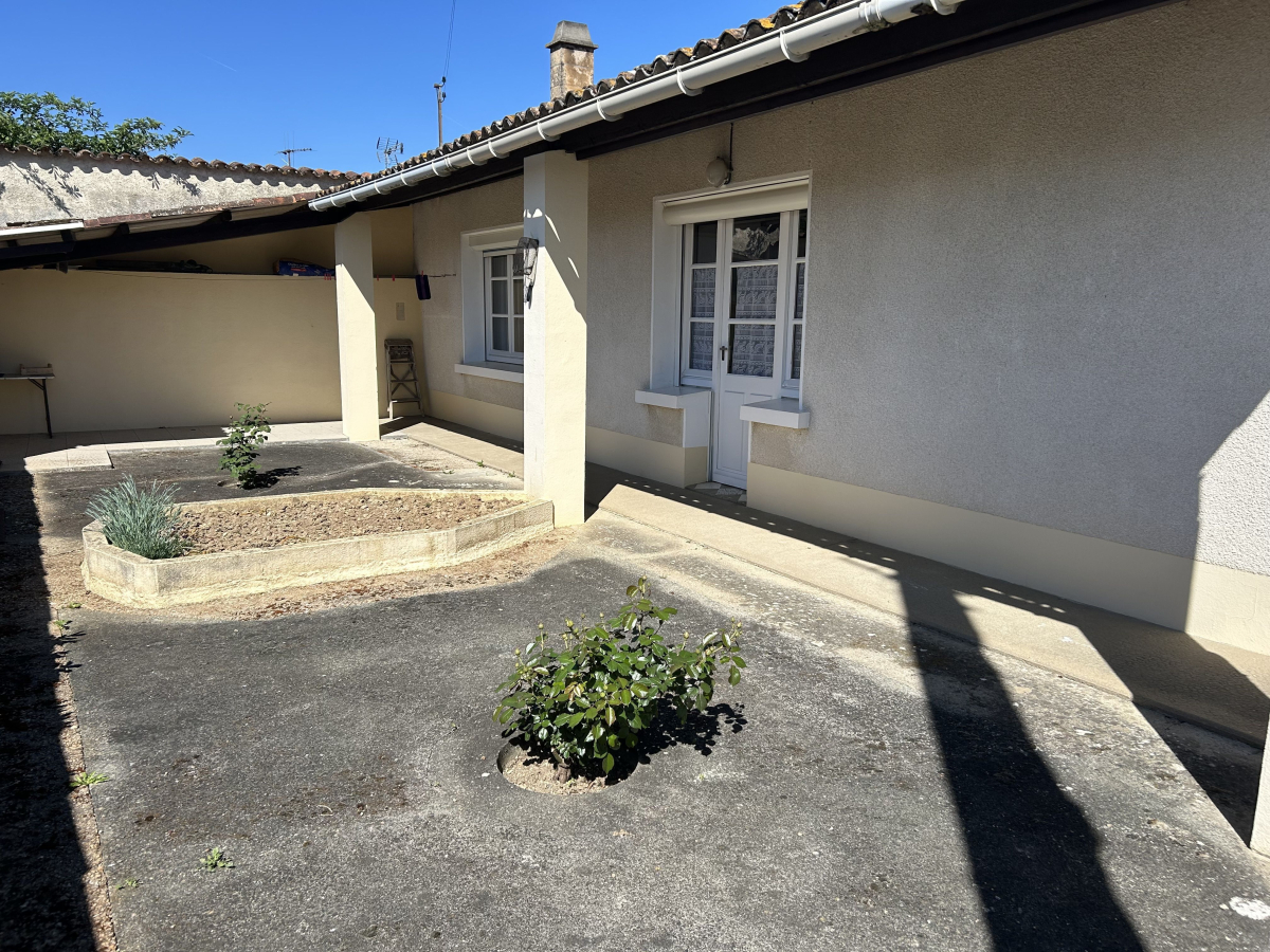 Vente Maison  3 pi�ces - 80m� 17170 Courcon