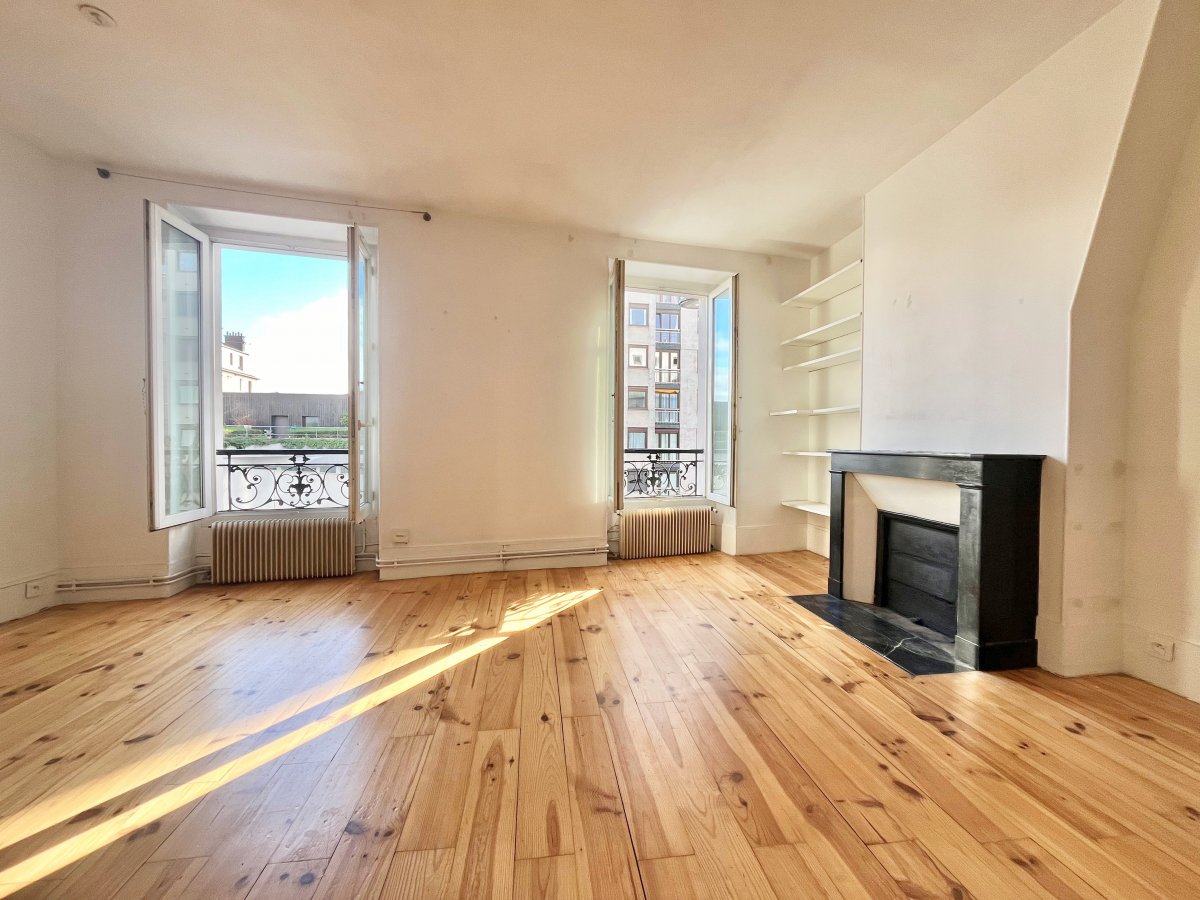 Vente Appartement  3 pices - 72m 75018 Paris