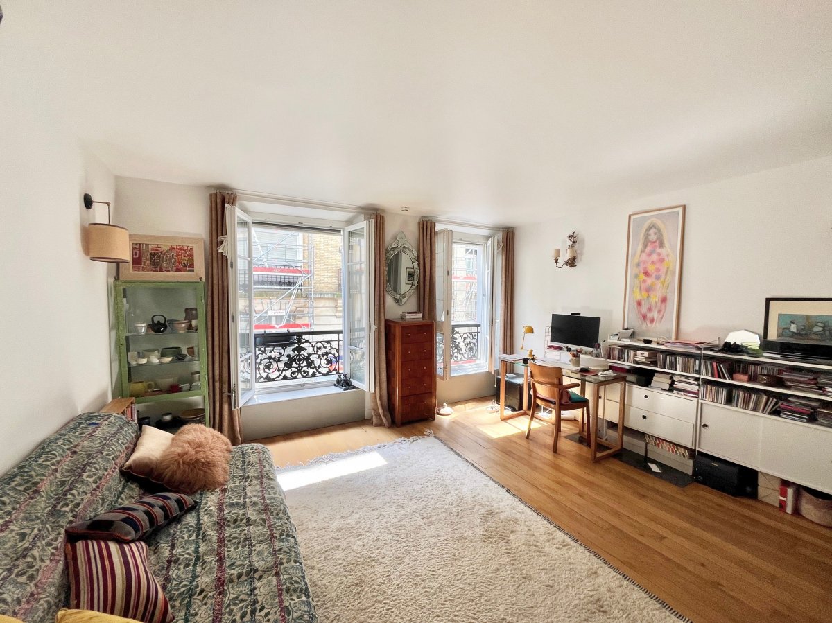 Vente Appartement  4 pices - 85m 75018 Paris