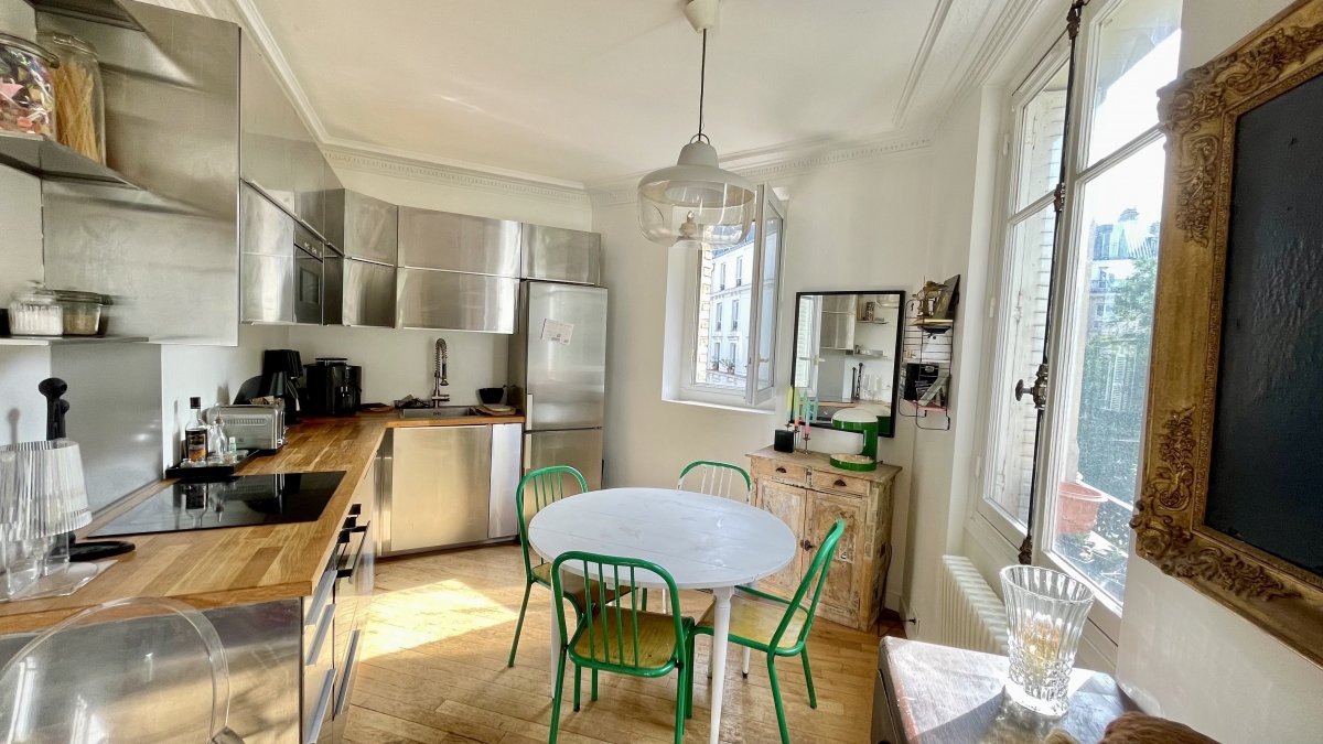 Vente Appartement  3 pices - 53m 75018 Paris