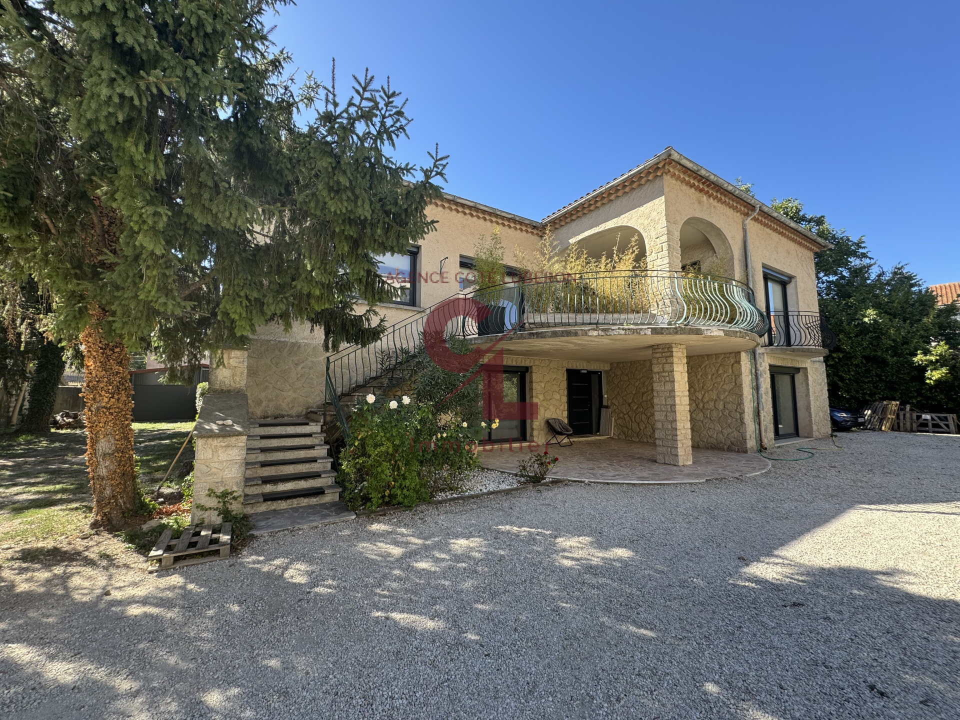 Maison 9 pièces 328 m² · à Cavaillon · 328 m² · 469 000 €