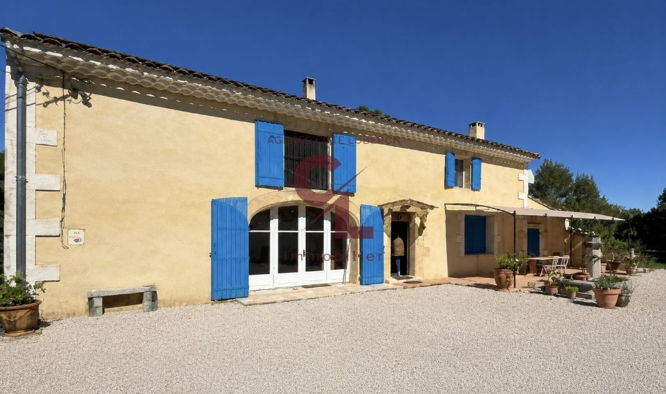 Maison 6 pièces 220 m² · à Chateaurenard · 220 m² · 690 000 €