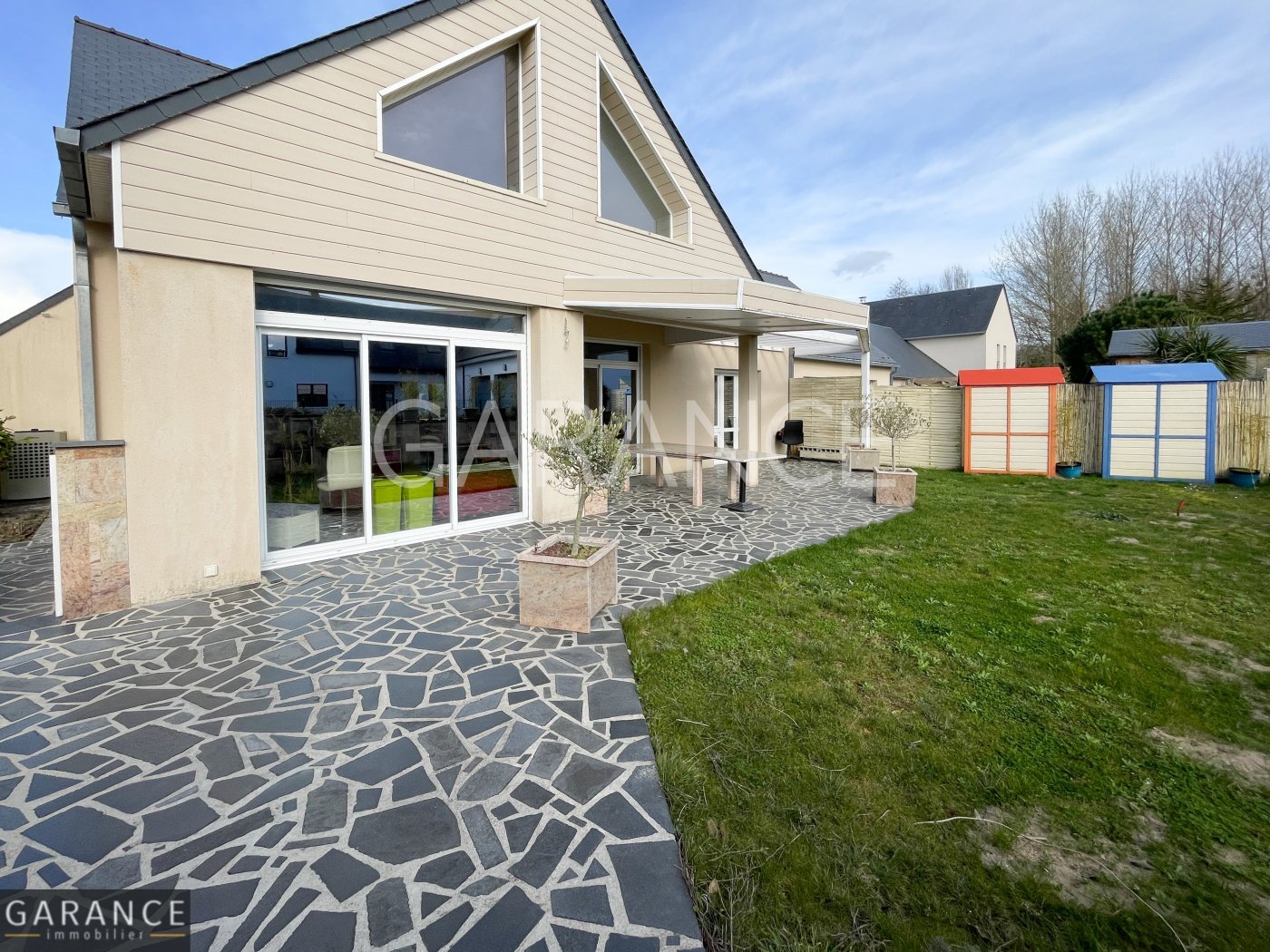 Agence immobilière de 