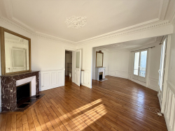 Location appartement Paris 75019