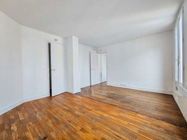 Location Appartement 2 pièces - 49.79m² 75018 Paris