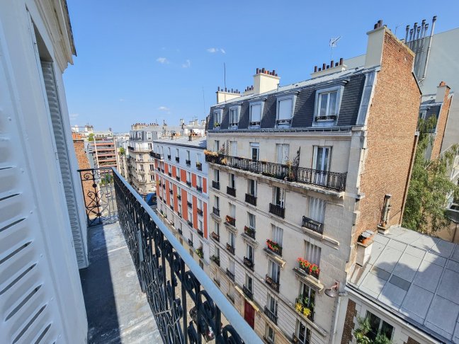 Location Appartement 2 pièces - 49.79m² 75018 Paris