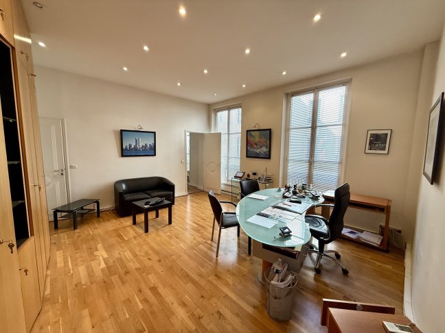 Location Bureau meubl 3 pices - 55m 75009 Paris