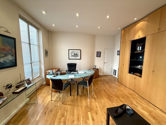 Location Bureau meubl 3 pices - 55m 75009 Paris