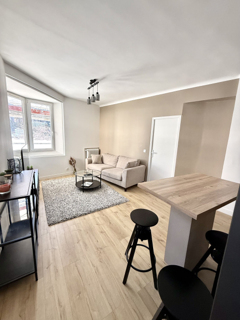 Location Appartement meubl� 5 pi�ces - 78.04m� 94250 Gentilly