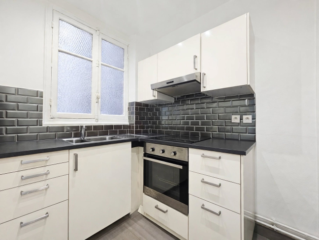 Location Appartement meublé - 22m² 75015 Paris