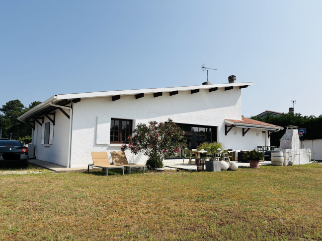 Vente Maison  5 pices - 141m 33740 Ares