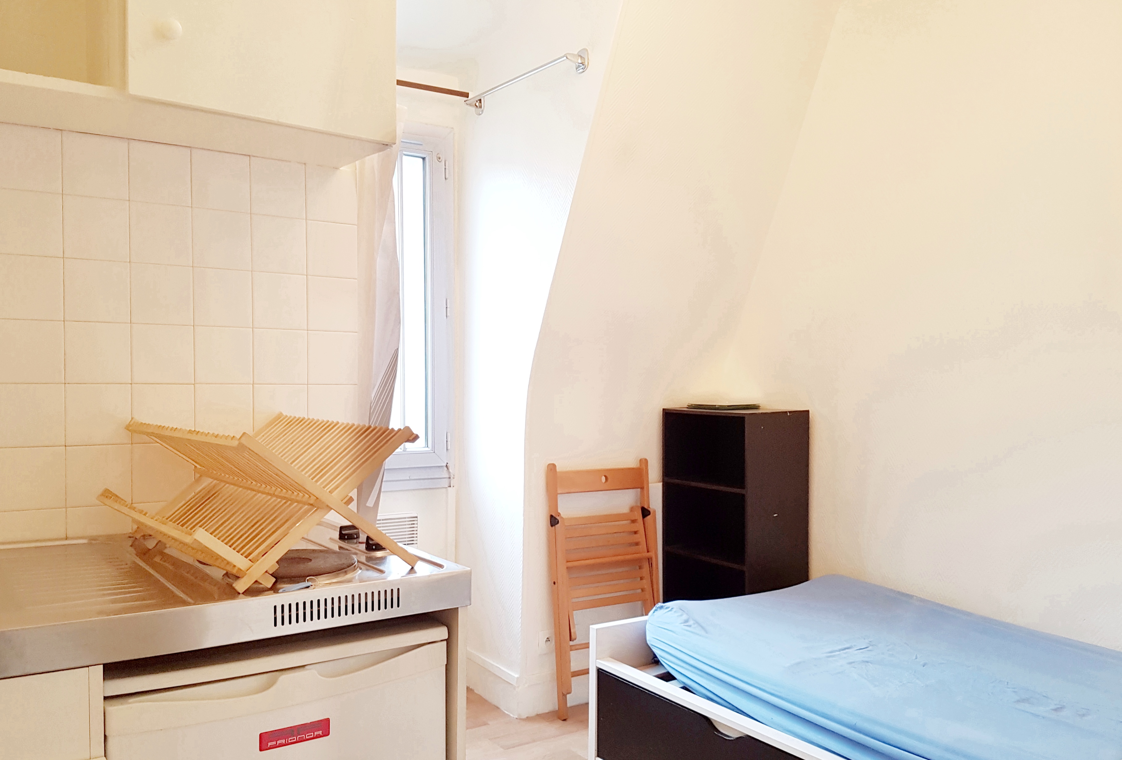 "Vivre dans une chambre de bonne � Paris !"