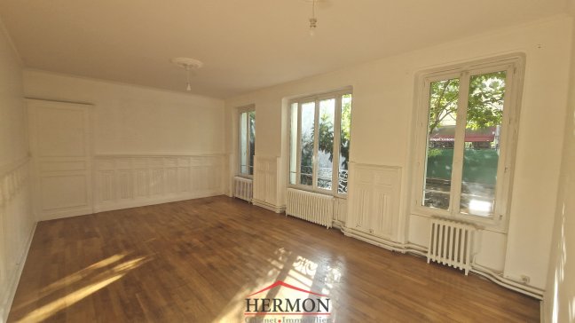 Vente Appartement  4 pices - 117m 92700 Colombes