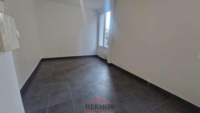 Vente Appartement  1 pice (studio) - 19m 92270 Bois-colombes