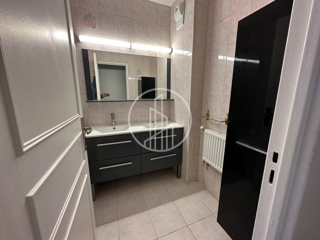 Location Appartement  4 pices - 89m 75019 Paris