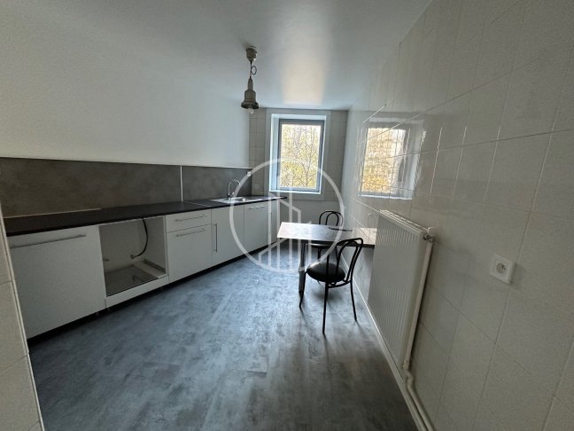 Location Appartement  4 pices - 89m 75019 Paris