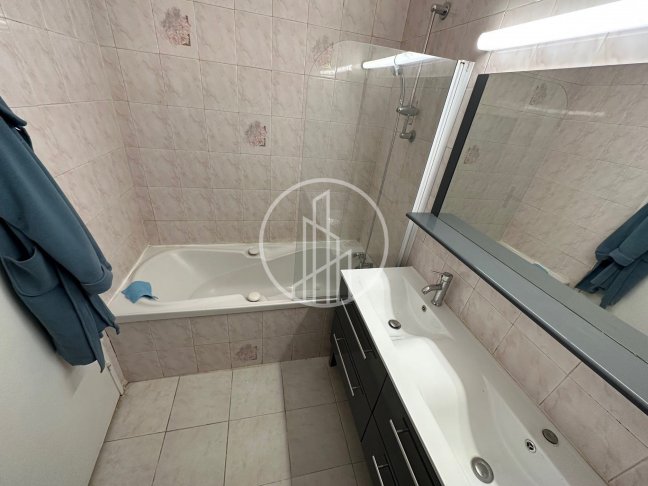 Location Appartement  4 pices - 89m 75019 Paris