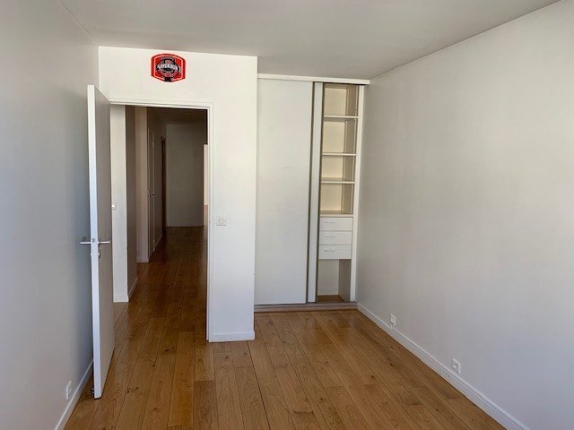 Location Appartement  4 pices - 130m 75012 Paris