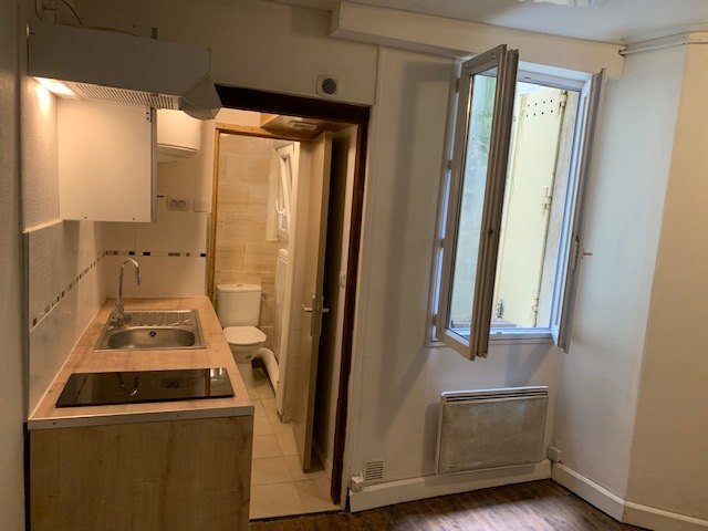 Location Appartement  1 pice (studio) - 14m 75018 Paris
