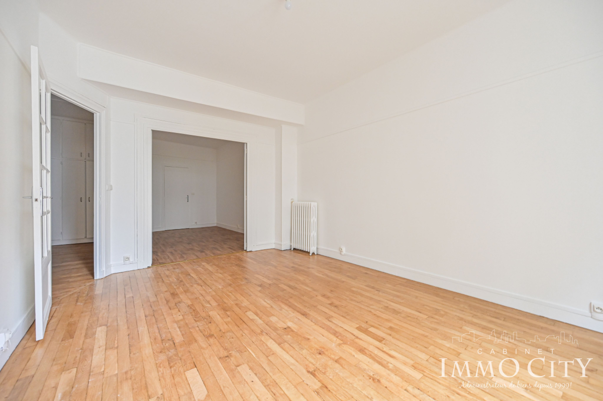 Location Appartement  2 pièces - 59m² 75019 Paris