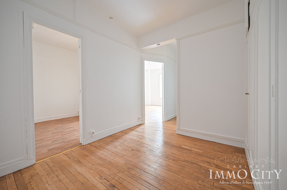 Location Appartement  2 pièces - 59m² 75019 Paris
