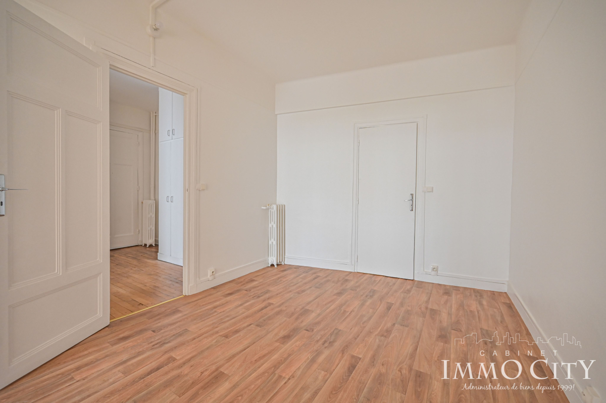 Location Appartement  2 pièces - 59m² 75019 Paris