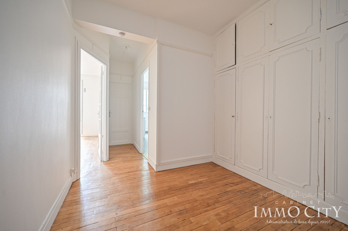 Location Appartement  2 pièces - 59m² 75019 Paris