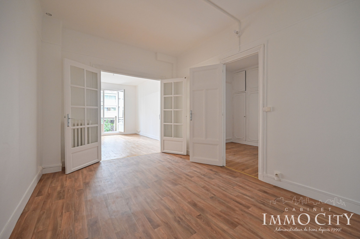 Location Appartement  2 pièces - 59m² 75019 Paris