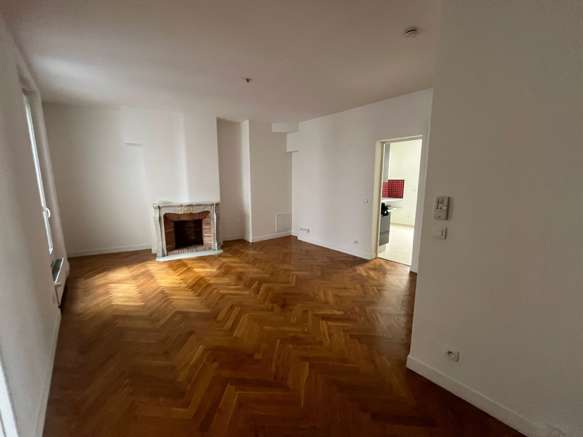Location Appartement  2 pièces - 60m² 75009 Paris
