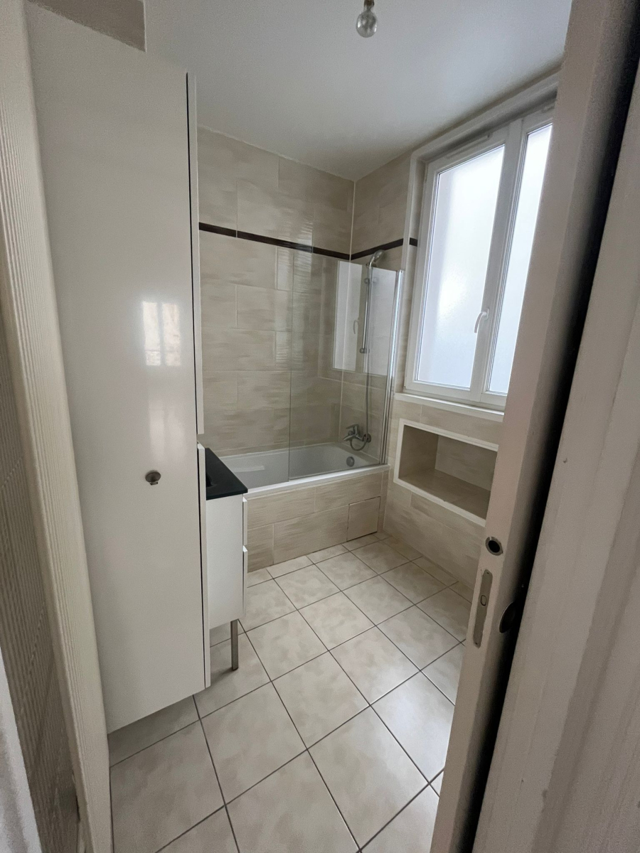 Location Appartement  2 pièces - 60m² 75009 Paris