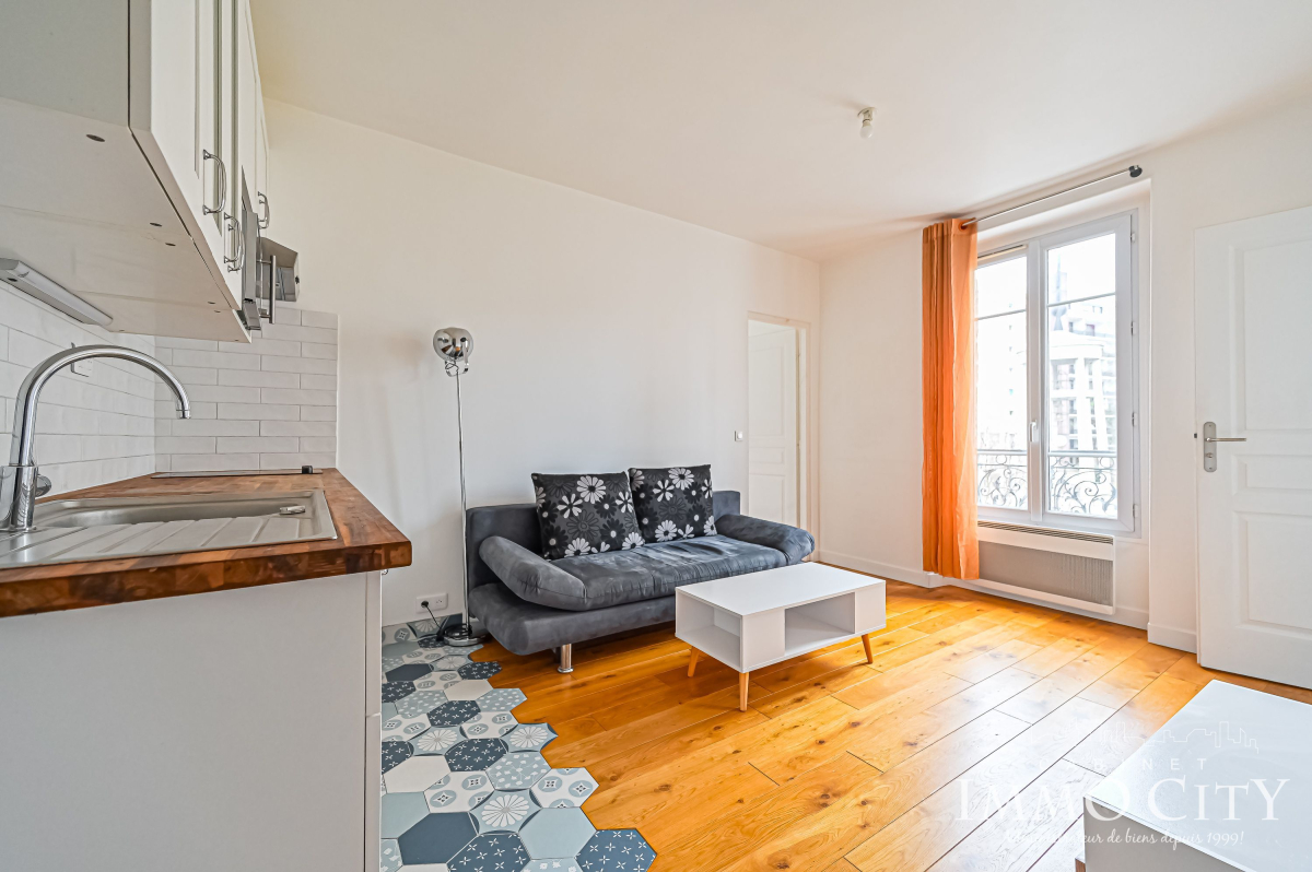 Location Appartement  2 pièces - 31m² 75019 Paris