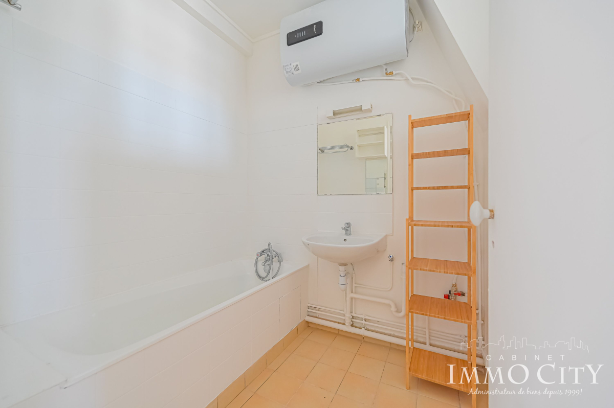 Location Appartement  2 pièces - 37m² 75020 Paris