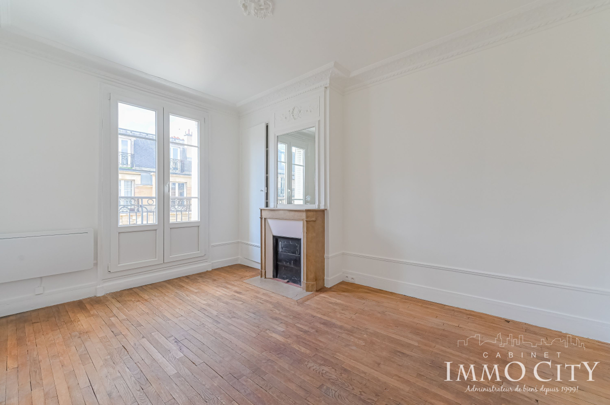 Location Appartement  2 pièces - 37m² 75020 Paris