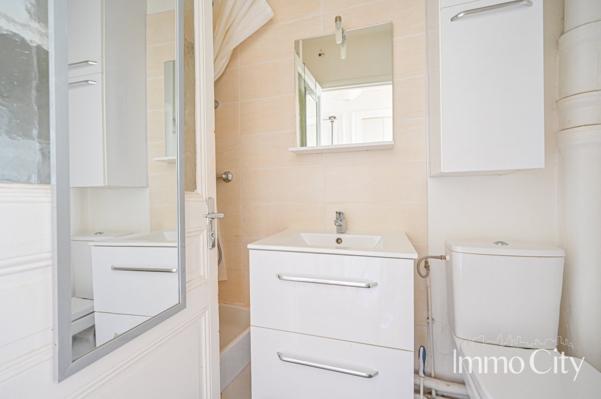 Location Appartement  - 16.94m² 75018 Paris