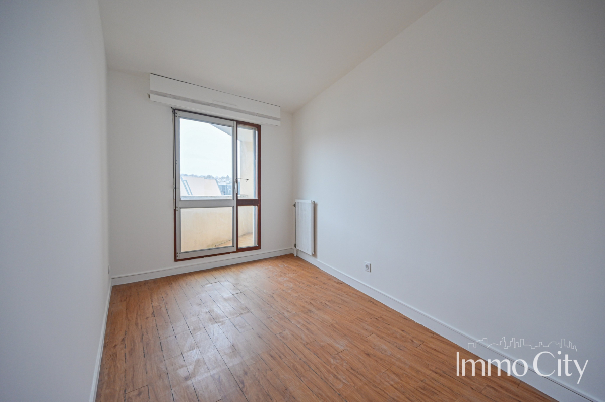 Location Appartement  4 pièces - 77.97m² 94230 Cachan