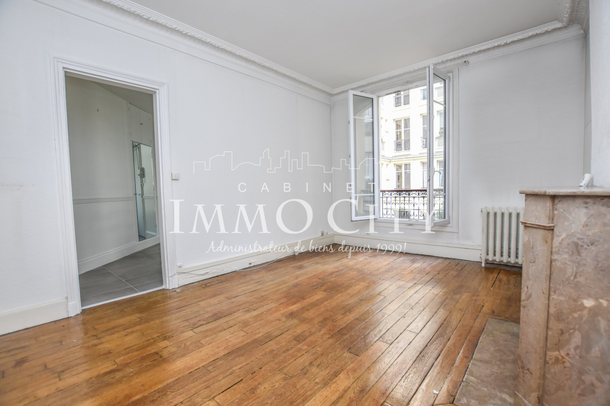 Location Appartement  2 pièces - 44m² 75017 Paris