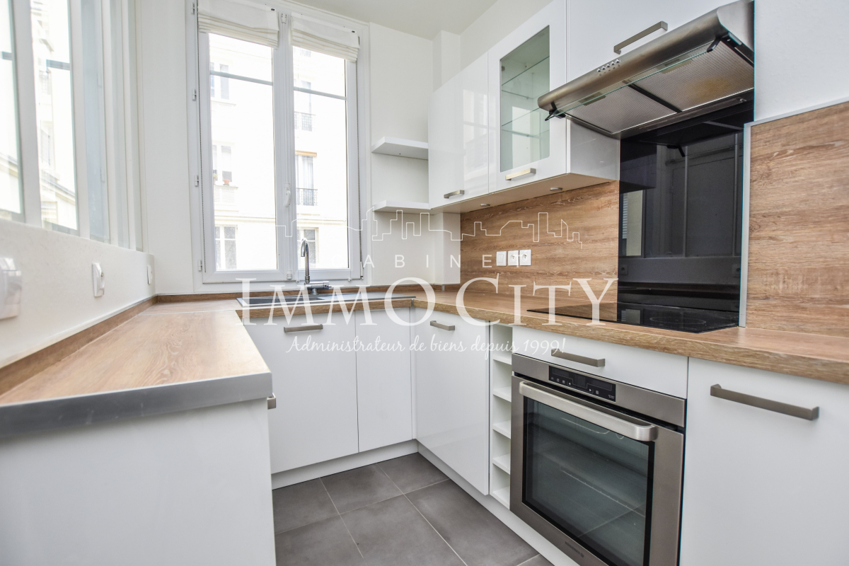 Location Appartement  2 pièces - 44m² 75017 Paris