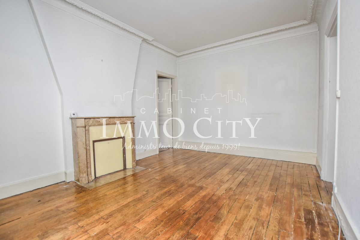 Location Appartement  2 pièces - 44m² 75017 Paris