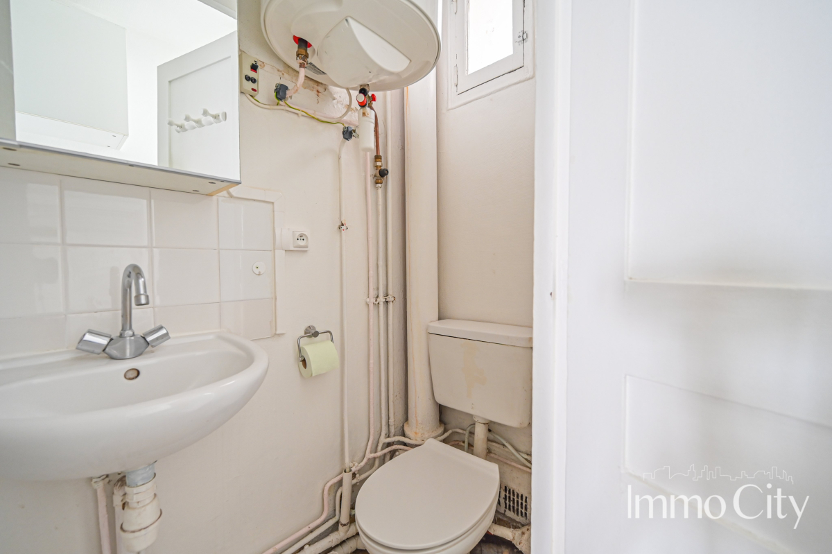 Location Appartement  3 pièces - 45m² 75018 Paris