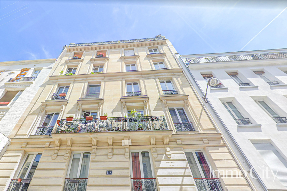 Location Appartement  3 pièces - 45m² 75018 Paris