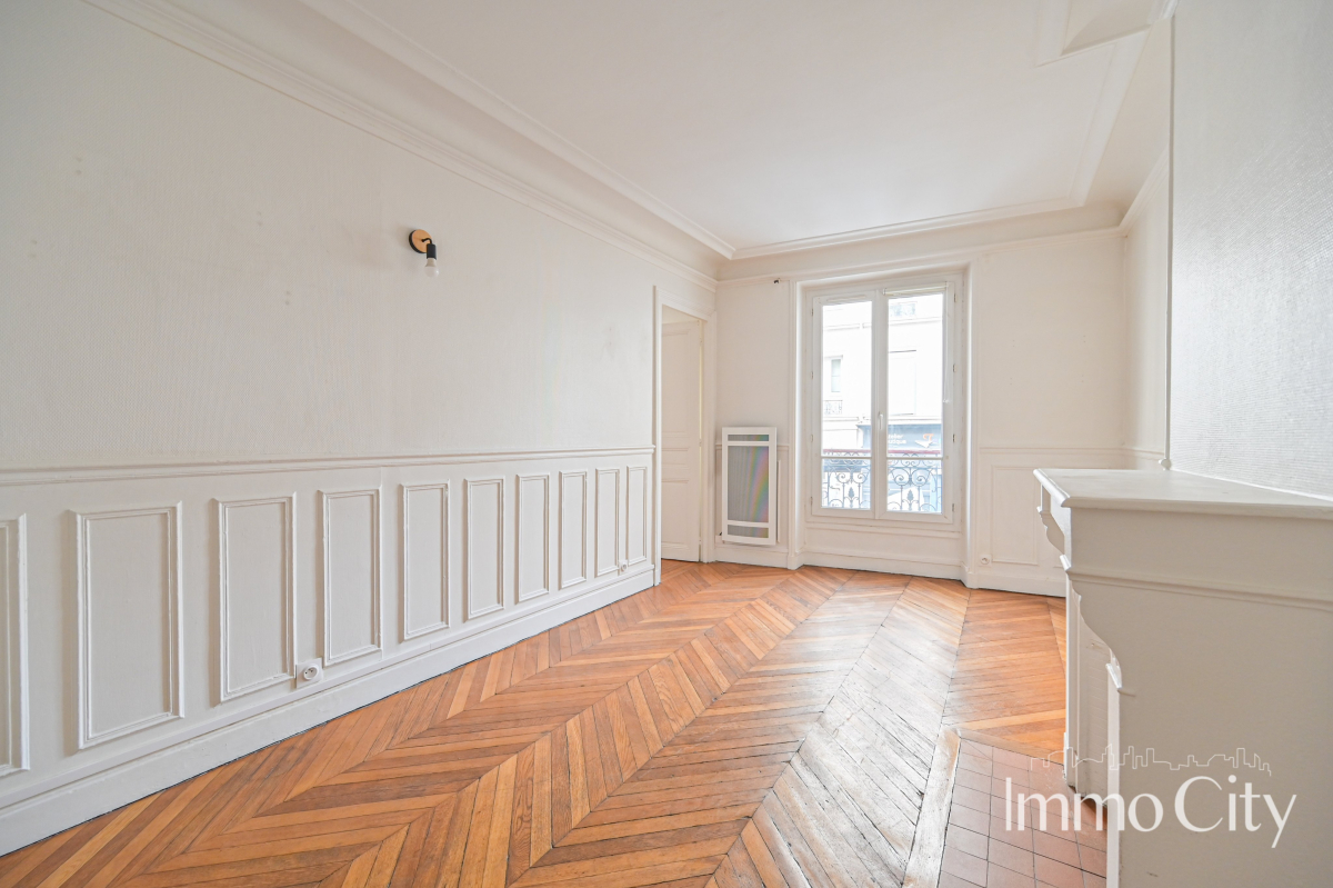 Location Appartement  3 pièces - 45m² 75018 Paris