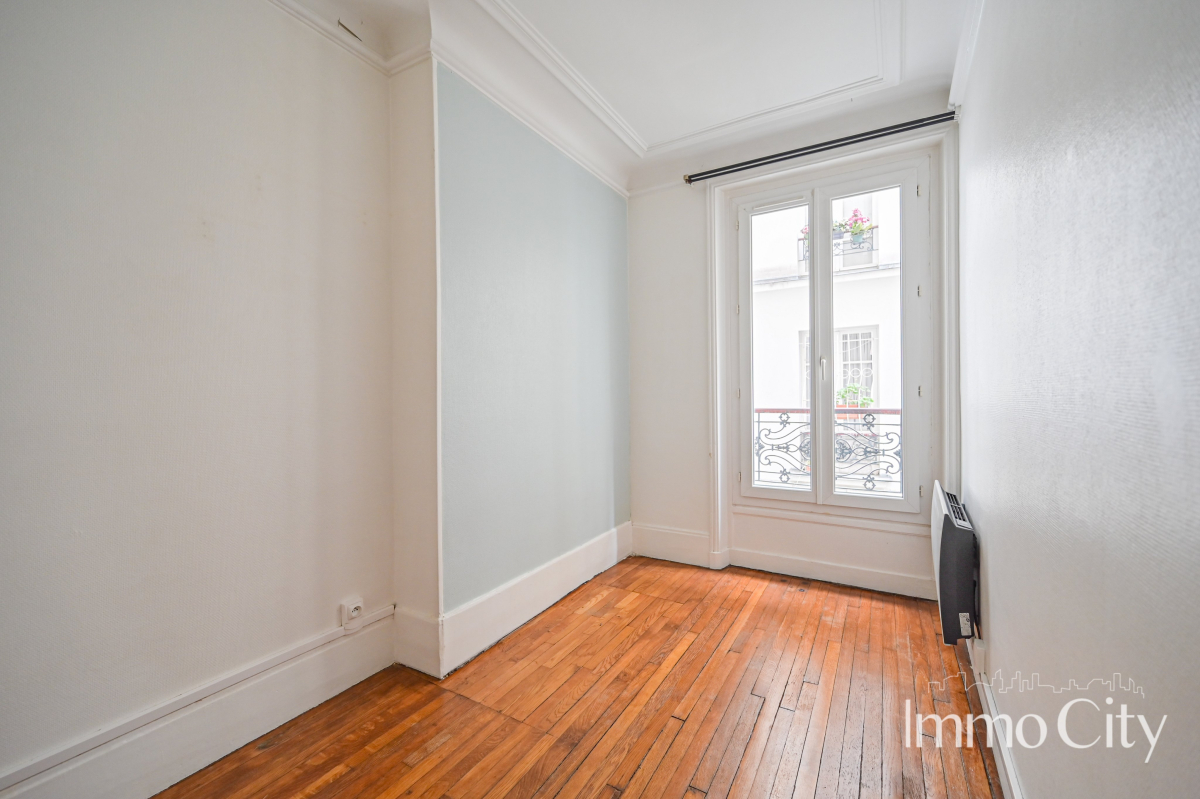 Location Appartement  3 pièces - 45m² 75018 Paris