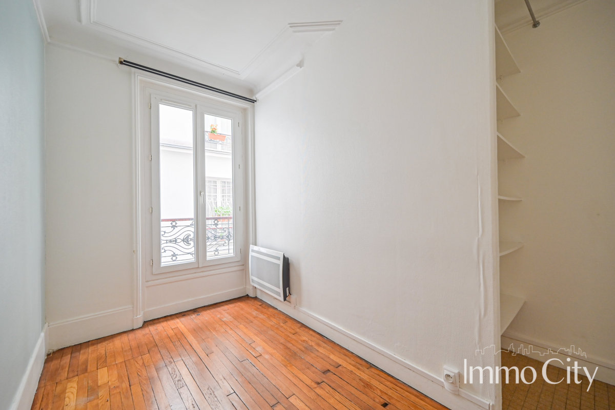 Location Appartement  3 pièces - 45m² 75018 Paris