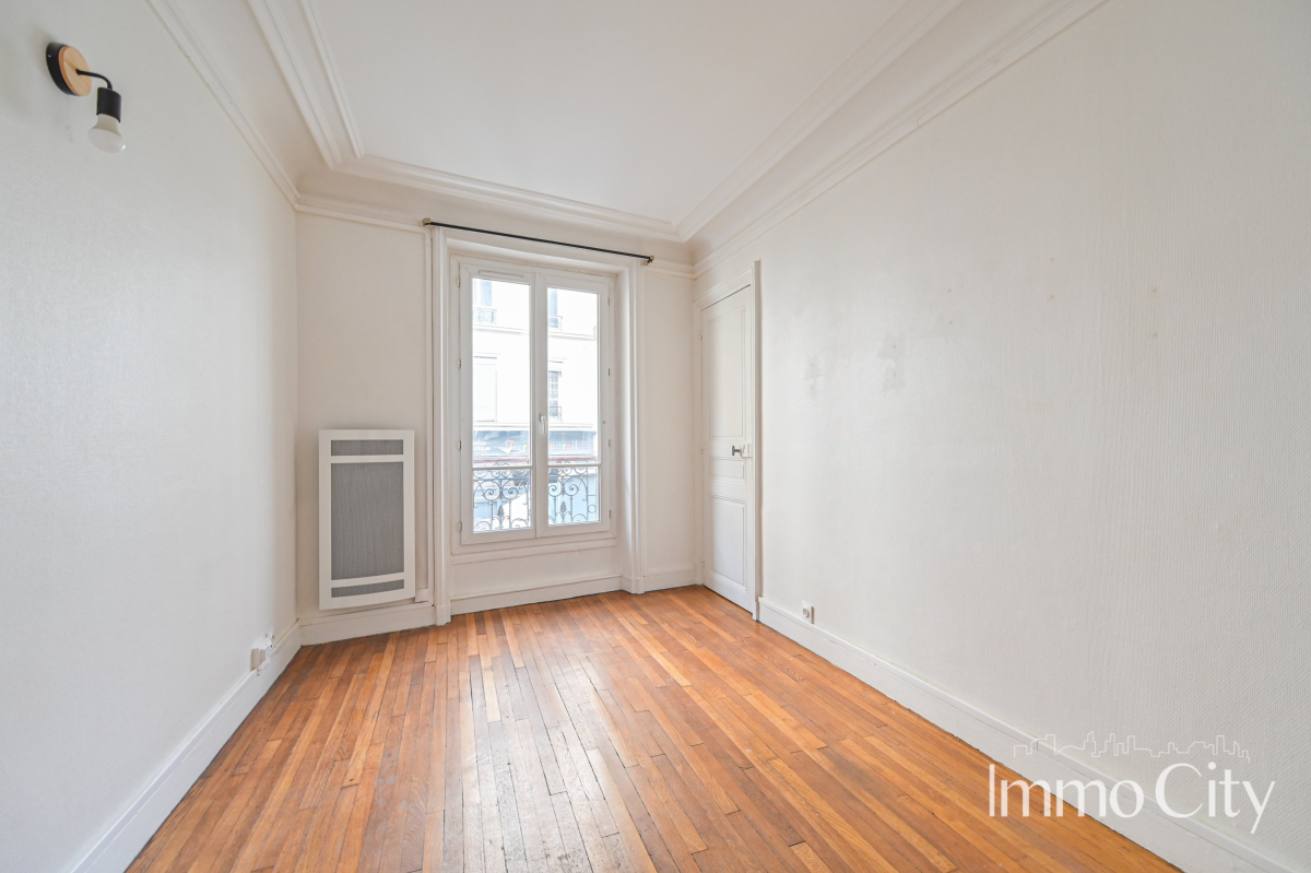 Location Appartement  3 pièces - 45m² 75018 Paris