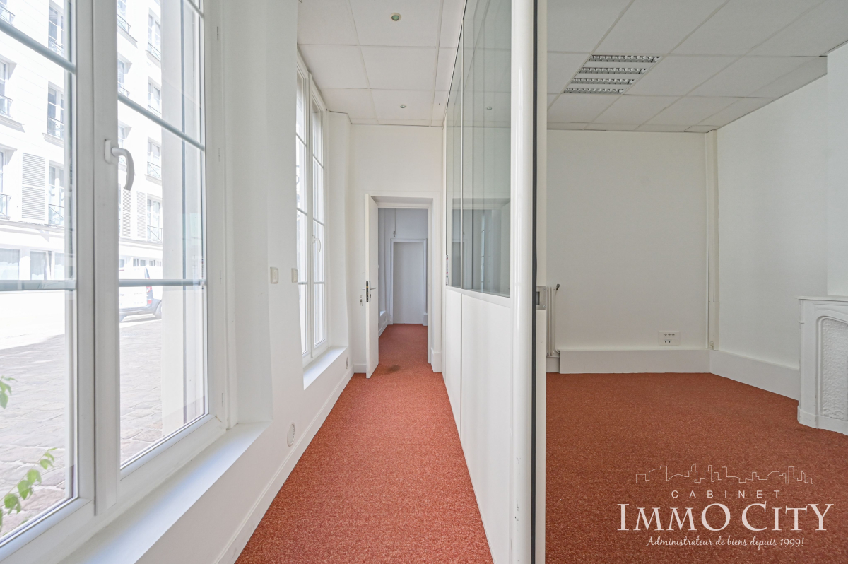 Location Bureau  3 pièces - 55.1m² 75009 Paris
